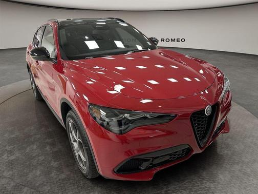 2025 Alfa Romeo Stelvio Sprint AWD