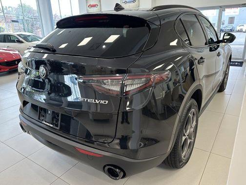 2025 Alfa Romeo Stelvio Sprint AWD