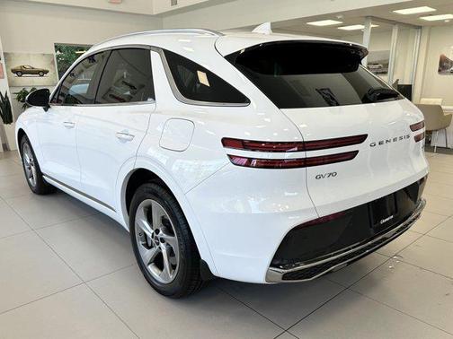 2026 Genesis GV70 2.5T Select