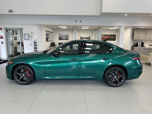 2025 Alfa Romeo Giulia Ti