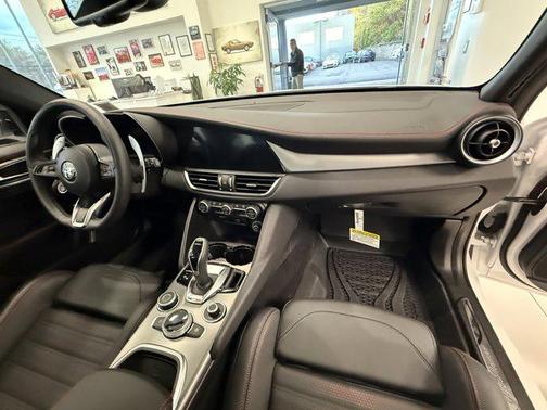 2025 Alfa Romeo Giulia Ti