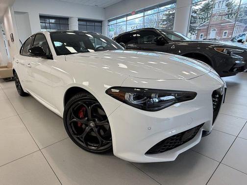 2025 Alfa Romeo Giulia Ti