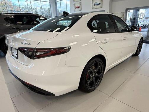 2025 Alfa Romeo Giulia Ti