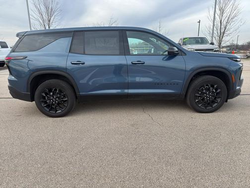 2024 Chevrolet Traverse LS