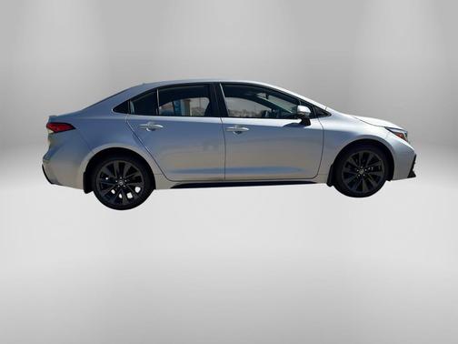 Classic Silver Metallic 2024 Toyota Corolla SE