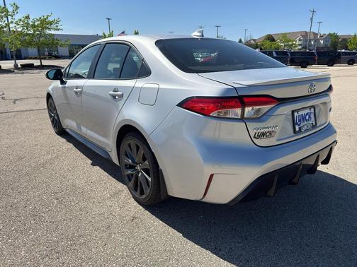 Classic Silver Metallic 2024 Toyota Corolla SE