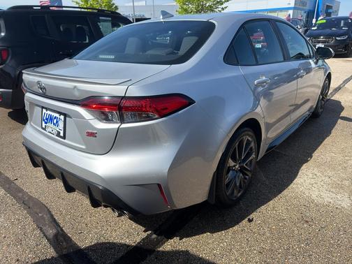 Classic Silver Metallic 2024 Toyota Corolla SE