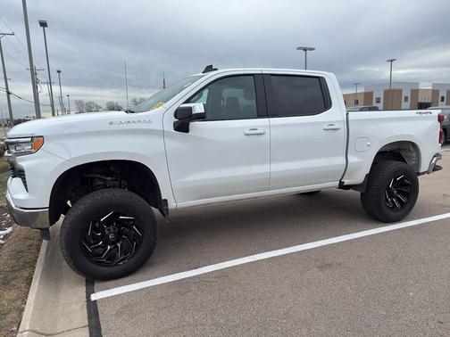 2025 Chevrolet Silverado 1500 LT