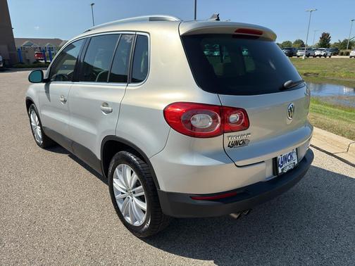 2010 Volkswagen Tiguan SE