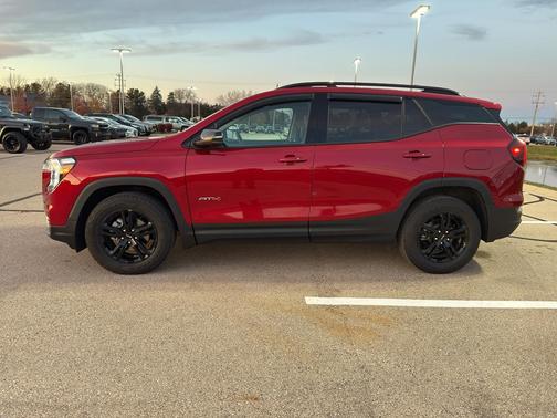 2024 GMC Terrain AWD AT4