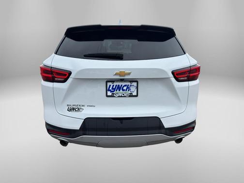 Summit White 2025 Chevrolet Blazer 2LT