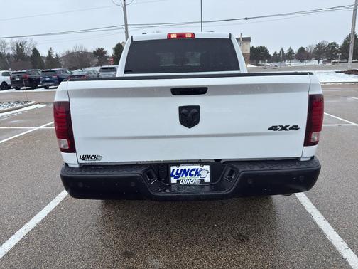 2024 RAM 1500 Classic Warlock Crew Cab 4x4 5'7' Box