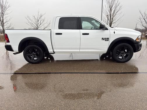 2024 RAM 1500 Classic Warlock Crew Cab 4x4 5'7' Box