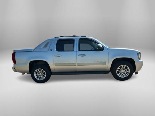 2013 Chevrolet Avalanche LS