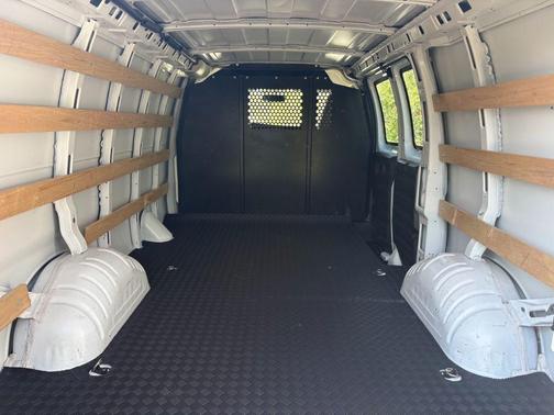 2023 GMC Savana 2500 Work Van