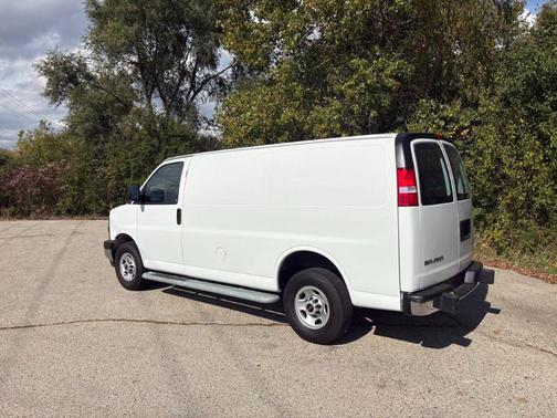 2023 GMC Savana 2500 Work Van