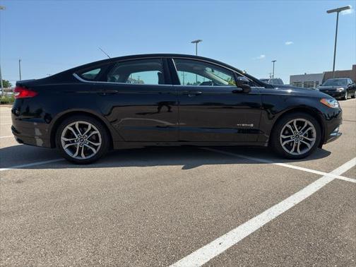 2017 Ford Fusion Hybrid SE