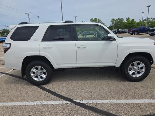 Super White 2021 Toyota 4Runner SR5
