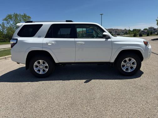 Super White 2021 Toyota 4Runner SR5
