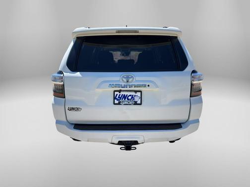 Super White 2021 Toyota 4Runner SR5