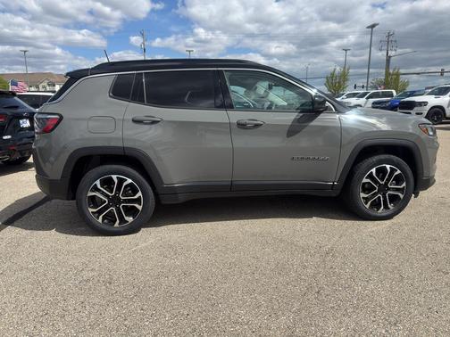 Sting-Gray Clearcoat 2022 Jeep Compass Limited