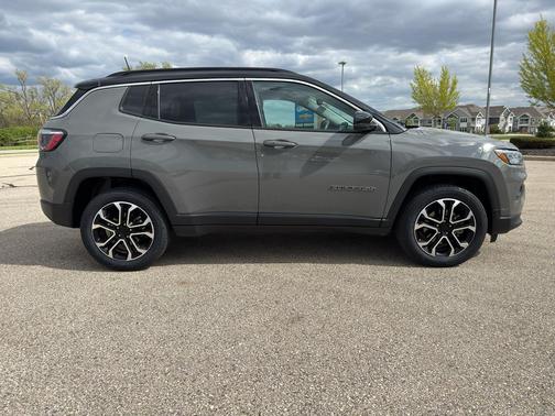 Sting-Gray Clearcoat 2022 Jeep Compass Limited