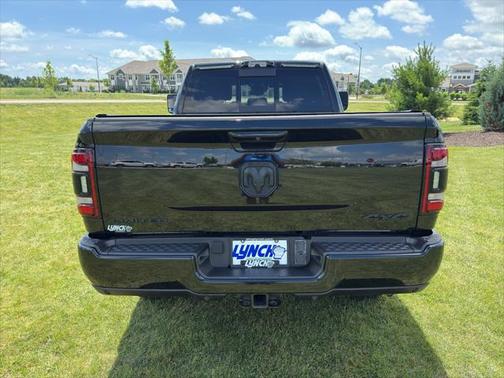 2022 RAM 2500 Limited Crew Cab 4x4 6'4' Box