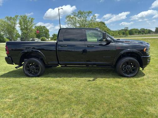 2022 RAM 2500 Limited Crew Cab 4x4 6'4' Box