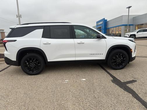 2024 Chevrolet Traverse LT