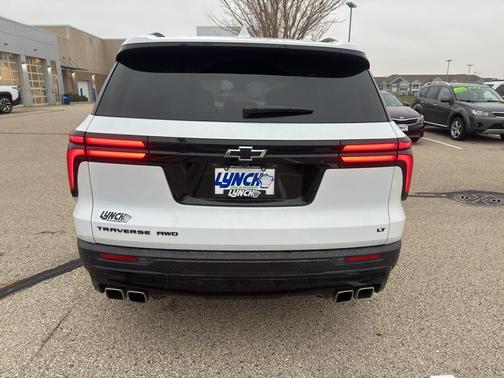 2024 Chevrolet Traverse LT