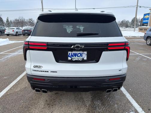 2024 Chevrolet Traverse LT