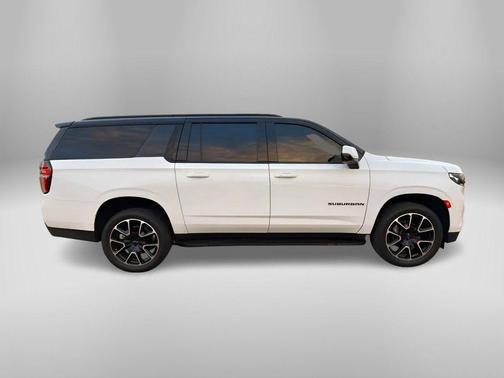 2023 Chevrolet Suburban RST