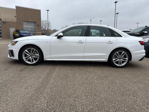 2023 Audi A4 45 S line Premium Plus