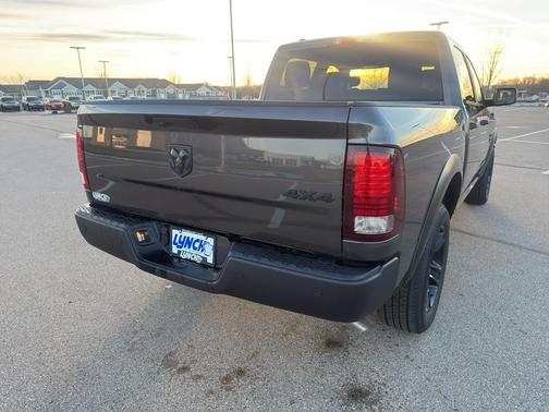 2024 RAM 1500 Classic Warlock Crew Cab 4x4 5'7' Box