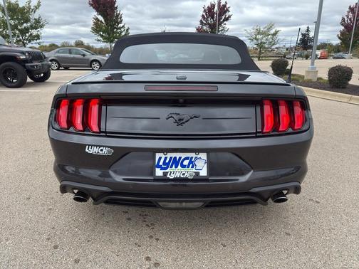 2022 Ford Mustang EcoBoost