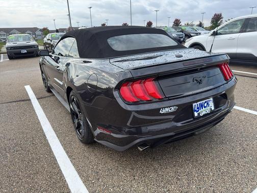 2022 Ford Mustang EcoBoost