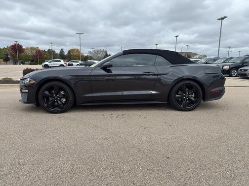 2022 Ford Mustang EcoBoost