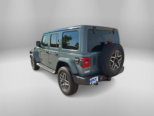 2024 Jeep Wrangler 4-Door Sahara 4x4