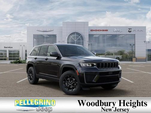 Diamond Black Crystal Pearlcoat 2026 Jeep Grand Cherokee Altitude