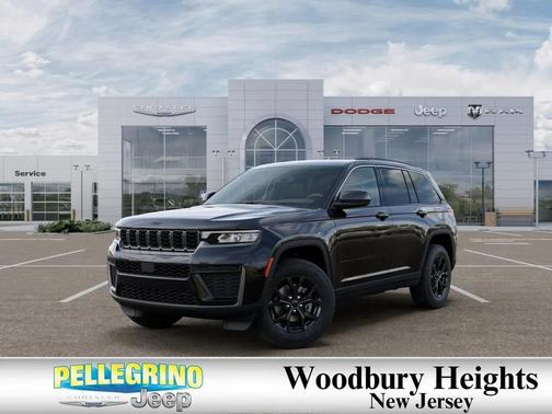 Diamond Black Crystal Pearlcoat 2026 Jeep Grand Cherokee Altitude
