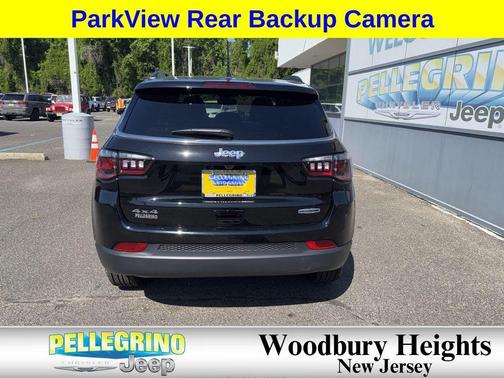 Diamond Black Crystal Pearlcoat 2024 Jeep Compass Latitude Lux