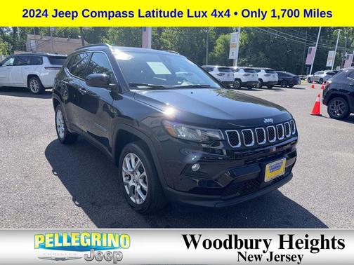 Diamond Black Crystal Pearlcoat 2024 Jeep Compass Latitude Lux