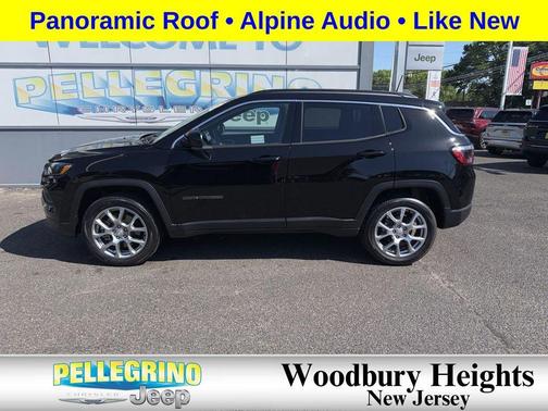 Diamond Black Crystal Pearlcoat 2024 Jeep Compass Latitude Lux