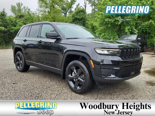 2025 Jeep Grand Cherokee Laredo