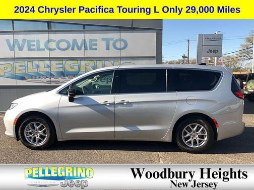 Silver Mist Clearcoat 2024 Chrysler Pacifica Touring L