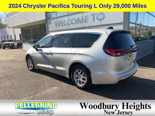 Silver Mist Clearcoat 2024 Chrysler Pacifica Touring L