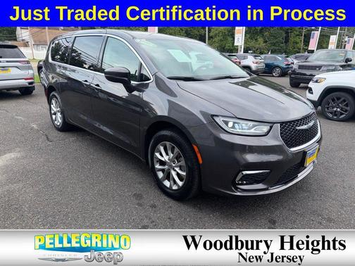 Granite Crystal Metallic Clearcoat 2023 Chrysler Pacifica Touring L