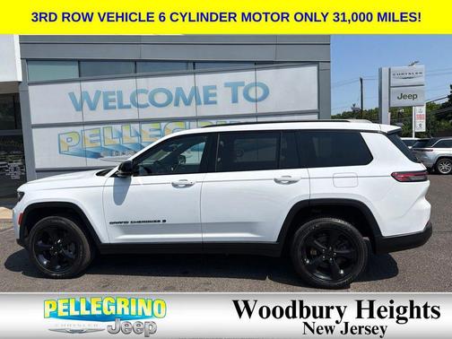 Bright White Clearcoat 2023 Jeep Grand Cherokee L Altitude