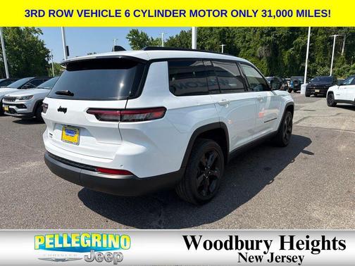 Bright White Clearcoat 2023 Jeep Grand Cherokee L Altitude