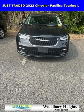 2022 Chrysler Pacifica Touring-L